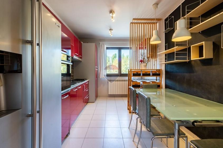 Apartament cu 3 camere semidecomandat, mobilat în Sisești