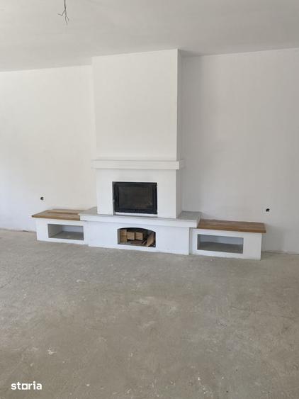 Casă cu 4 camere cu Teren 400 Mp în Central