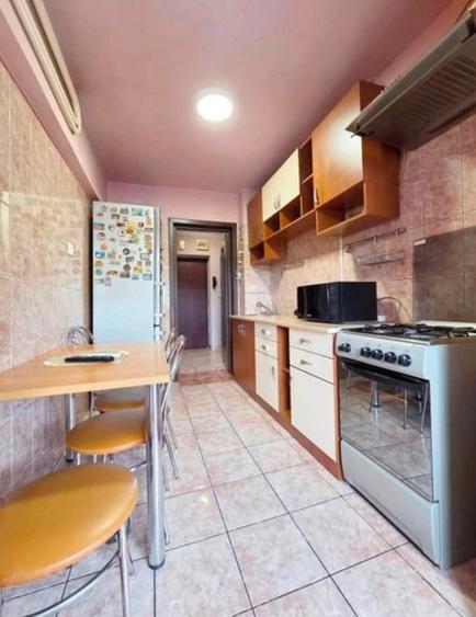 Apartament cu 2 camere decomandat în Basarabia
