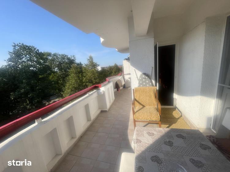Apartament cu 3 camere decomandat în Sub Arini