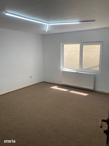 Casă cu 5 camere cu Teren 100 Mp în 13 Septembrie