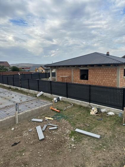 Casă cu 3 camere în Dumbrava