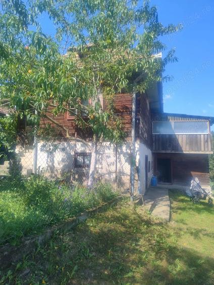 Casă cu 4 camere în Cacova Ierii