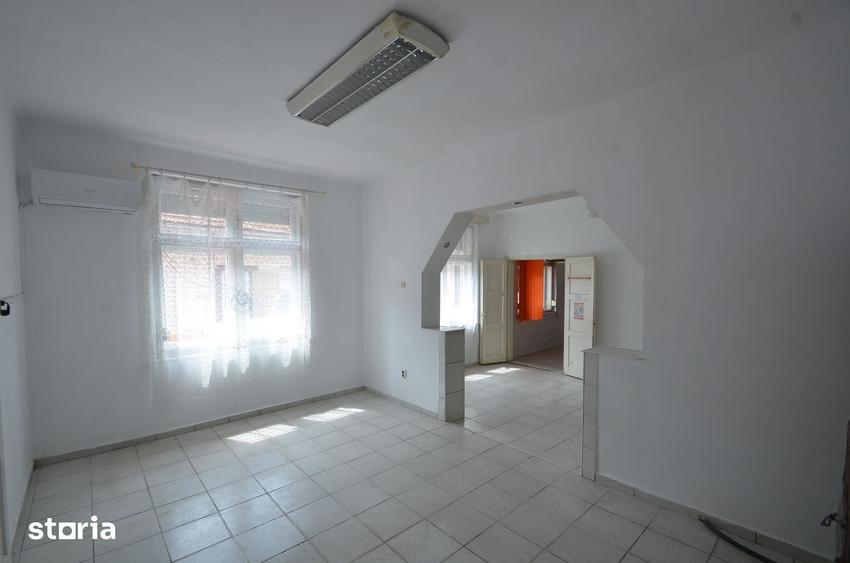 Casă cu 2 camere cu Teren 75 Mp în Central