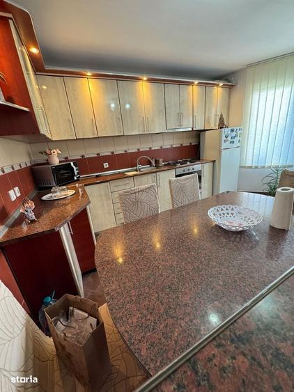 Casă cu 3 camere cu Teren 250 Mp în Central