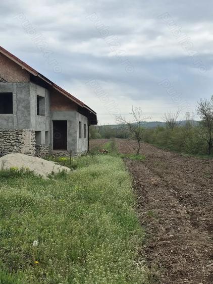 Casă cu 6 camere în Ceauru