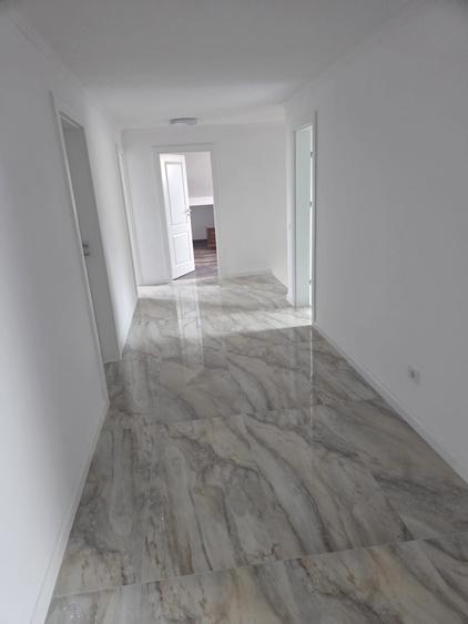 Casă cu 4 camere în Spitalul Județean