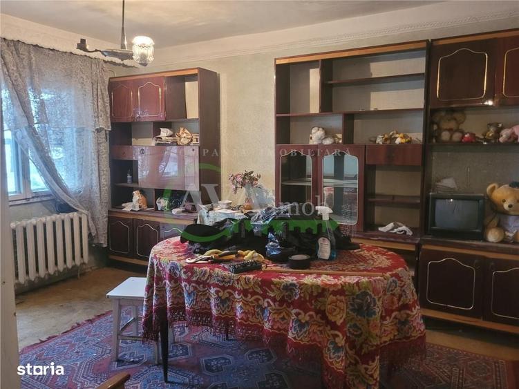 Apartament cu 3 camere decomandat în Narcisa