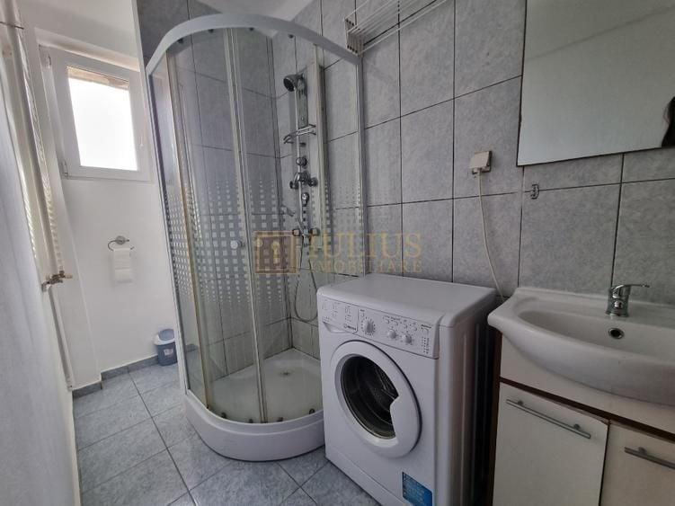 Apartament cu 2 camere decomandat în Complex Studențesc