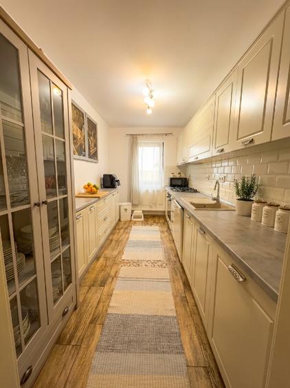 Casă individuală cu 6 camere cu Teren 300 Mp în Agigea