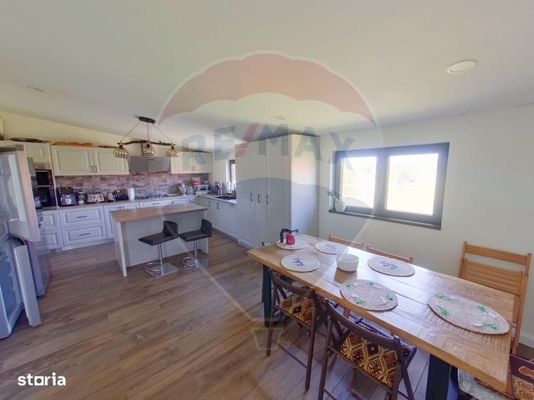 Casă cu 4 camere cu Teren 1160 Mp în Sarasău