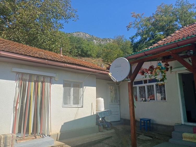 Casă cu 3 camere în Deve