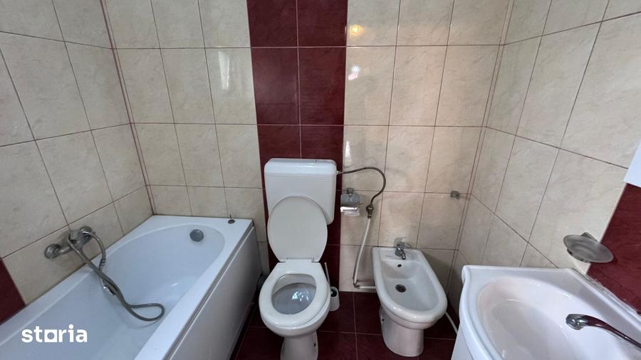 Casă cu 5 camere cu Teren 450 Mp în Central