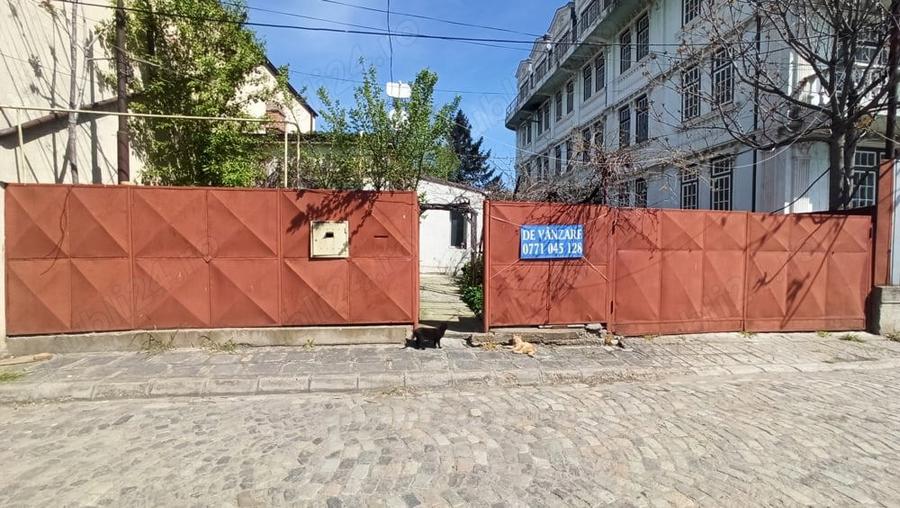 Casă cu 3 camere cu Teren 360 Mp în Central
