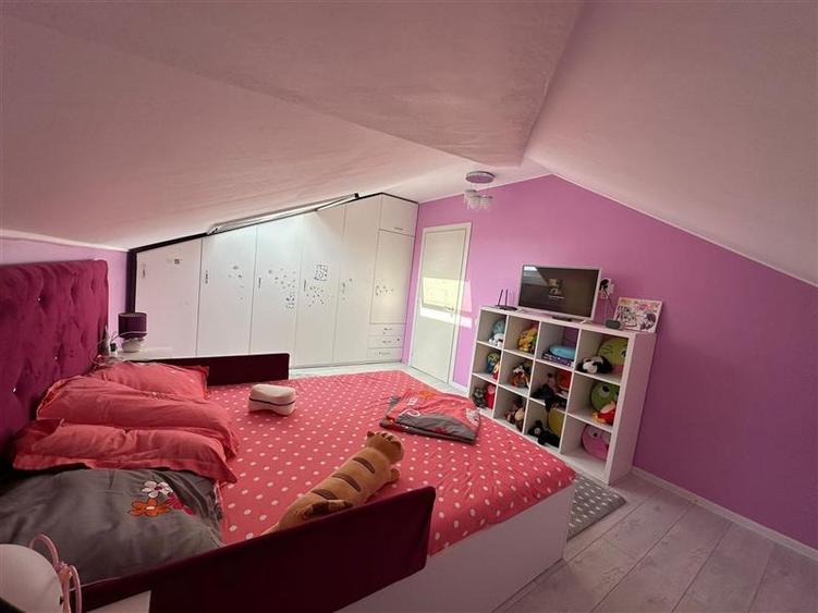 Apartament cu 4 camere decomandat, mobilat în Stadion