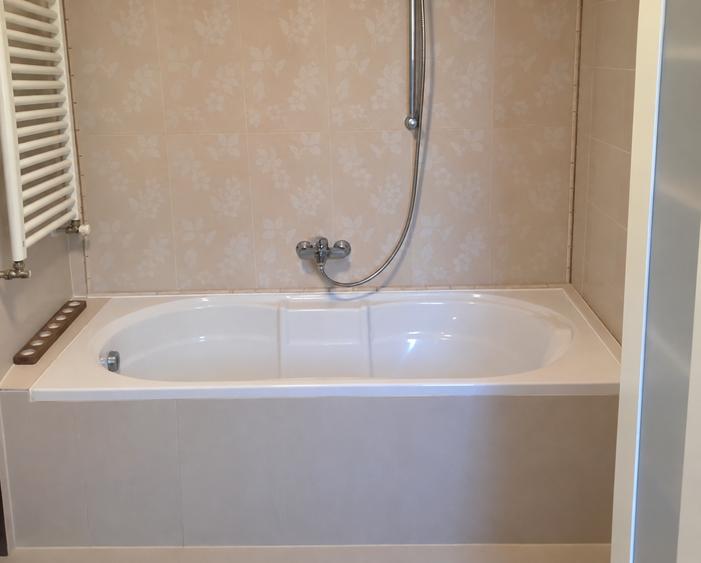Duplex cu 6 camere cu Canalizare în Tunari