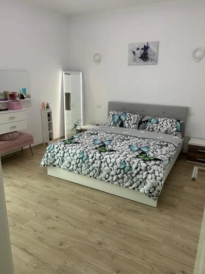 Apartament cu 2 camere decomandat în Eremia