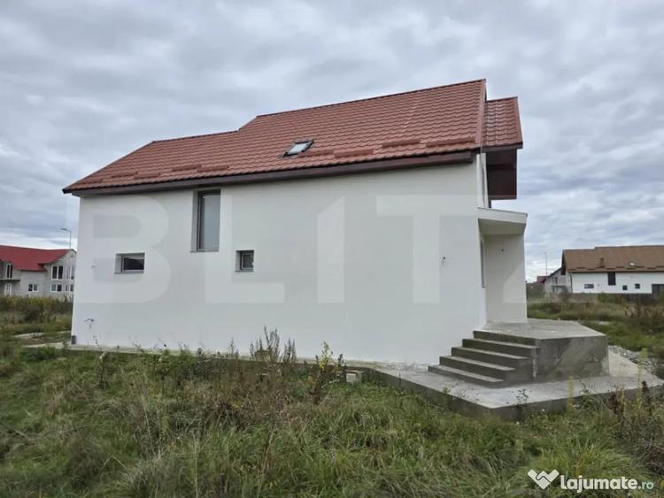 Casă cu 4 camere cu Teren 400 Mp în Central