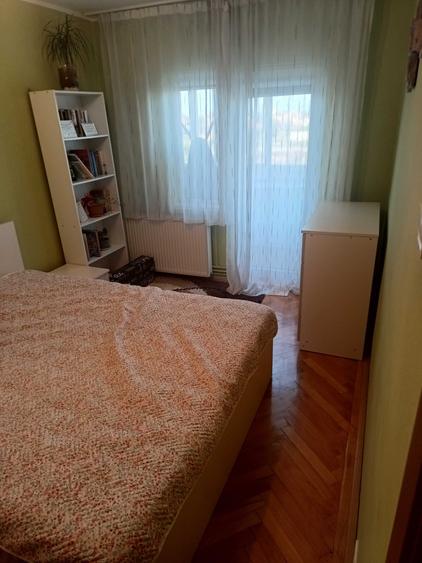 Apartament cu 4 camere decomandat în 6 Vânători