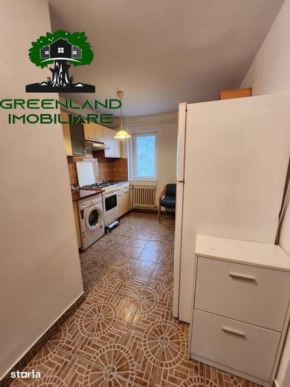 Apartament cu 2 camere semidecomandat în Podu Roș