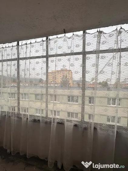 Apartament cu 3 camere decomandat în Astra