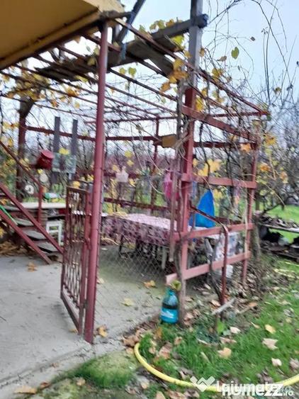 Casă cu 3 camere cu Teren 15000 Mp în Bărcănești