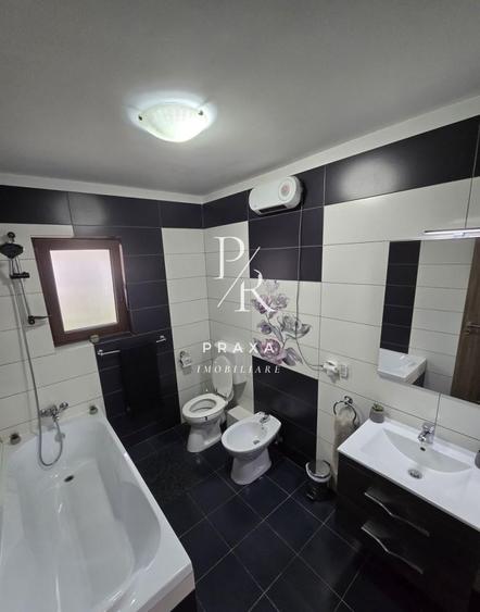 Duplex cu 4 camere cu Canalizare în Florești