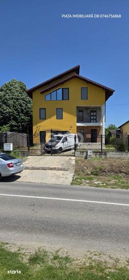 Casă cu 6 camere cu Piscina în Răzvad