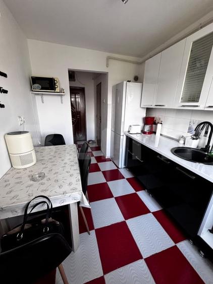 Apartament cu 2 camere semidecomandat, mobilat în Sud-Est