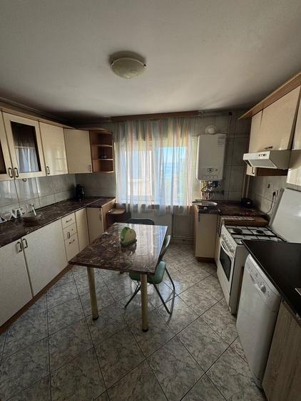 Apartament cu 3 camere decomandat, mobilat în Ultracentral