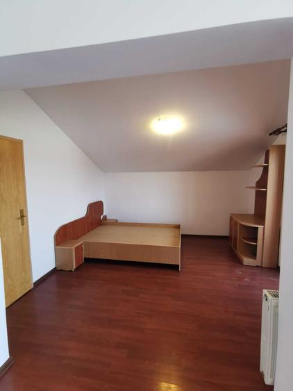 Garsonieră decomandată în Valea Aurie