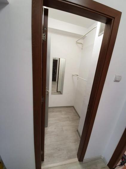 Apartament cu 3 camere decomandat în Colentina