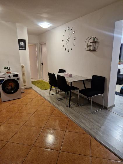 Apartament cu 4 camere decomandat în Tudor