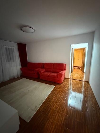 Apartament cu 2 camere semidecomandat, mobilat în Central