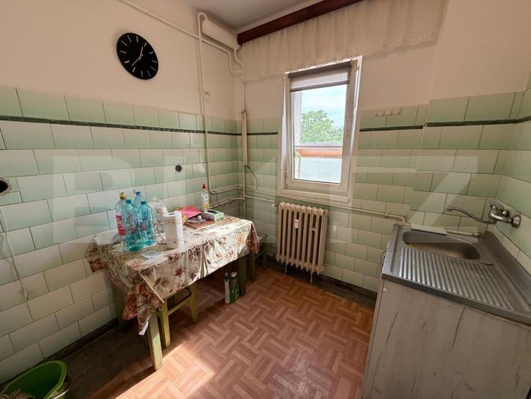 Apartament cu 3 camere semidecomandat în Nord