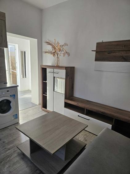 Casă cu 2 camere cu Teren 15 Mp în Central