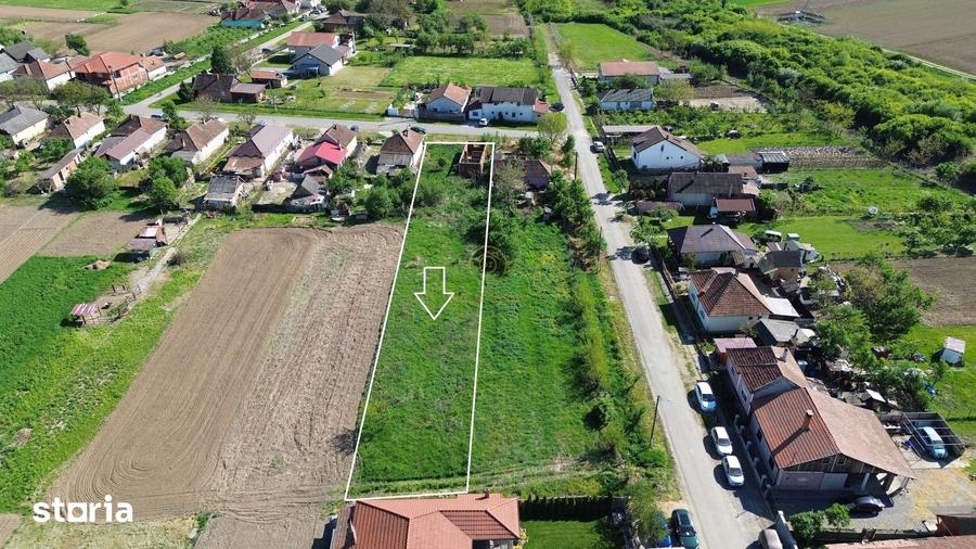 Teren de 1460 mp, în Lazuri