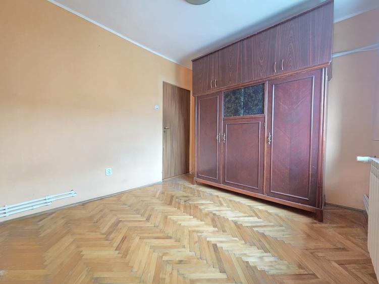 Apartament cu 3 camere decomandat în Mazepa 1