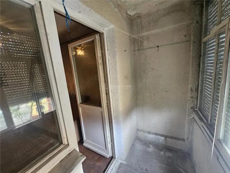Apartament cu 2 camere nedecomandat, mobilat în Micro II