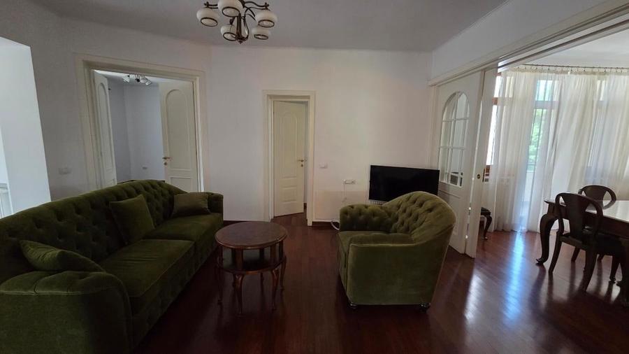 Apartament cu 4 camere decomandat, mobilat în Primăverii