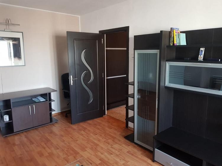 Apartament cu 2 camere decomandat în Liteni
