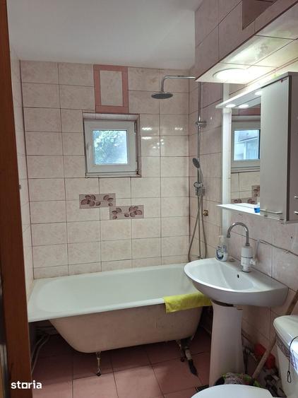 Apartament cu 3 camere decomandat în Baza 3