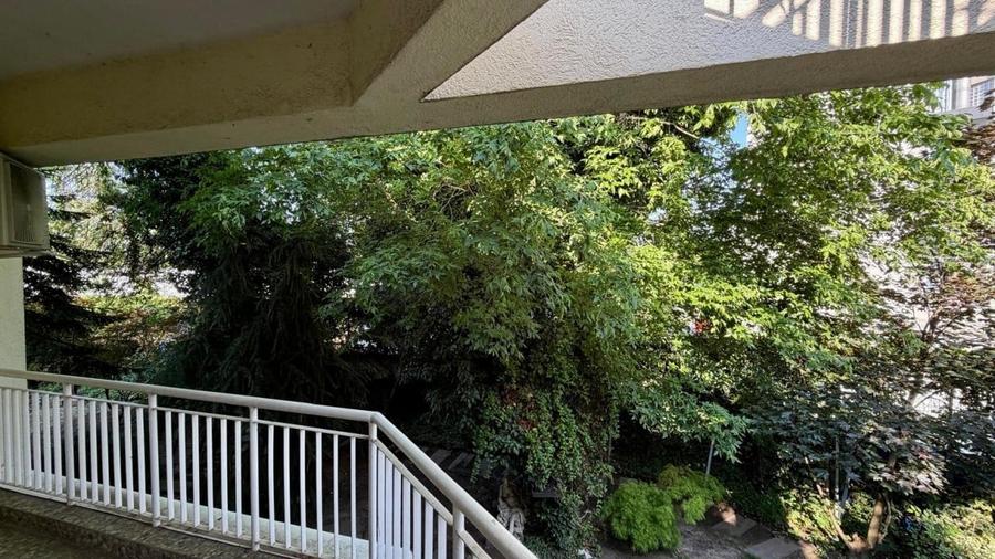 Casă individuală cu 8 camere cu Canalizare în Floreasca