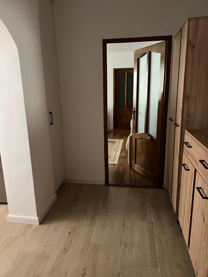 Apartament cu 3 camere semidecomandat în Micro 3