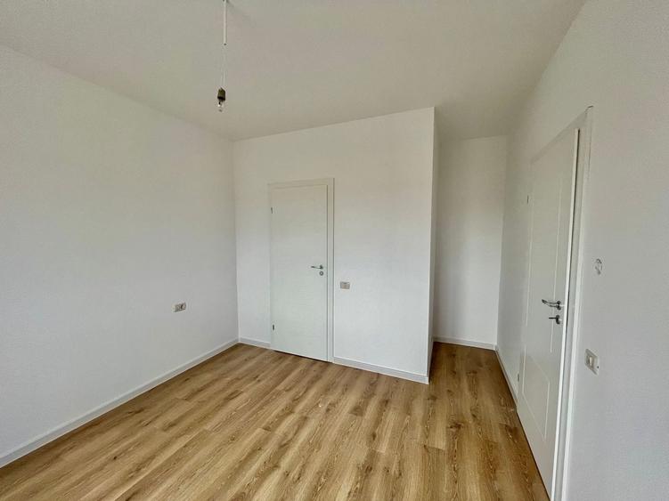Duplex cu 3 camere cu Canalizare în Moșnița Nouă