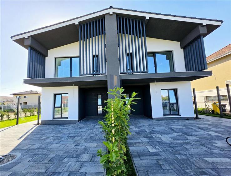 Duplex cu 4 camere cu Canalizare în Dumbrăvița