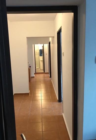 Apartament cu 4 camere decomandat în Moșilor