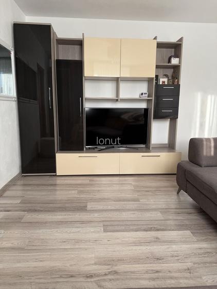 Vand apartament 2 camere