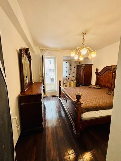 Apartament cu 4 camere decomandat în Faleza Nord
