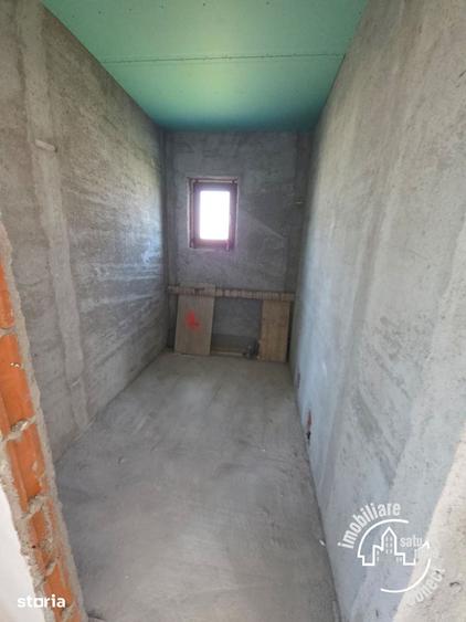 Casă cu 3 camere cu Teren 465 Mp în Burdea